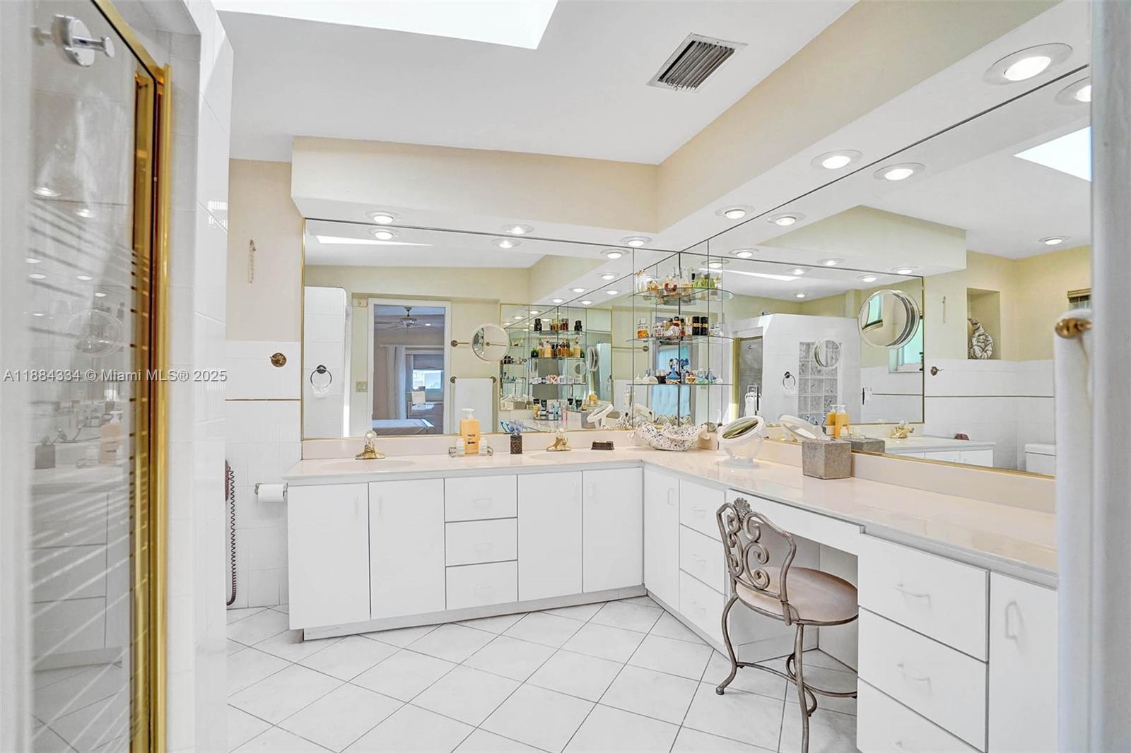 SKY LAKE - Residential