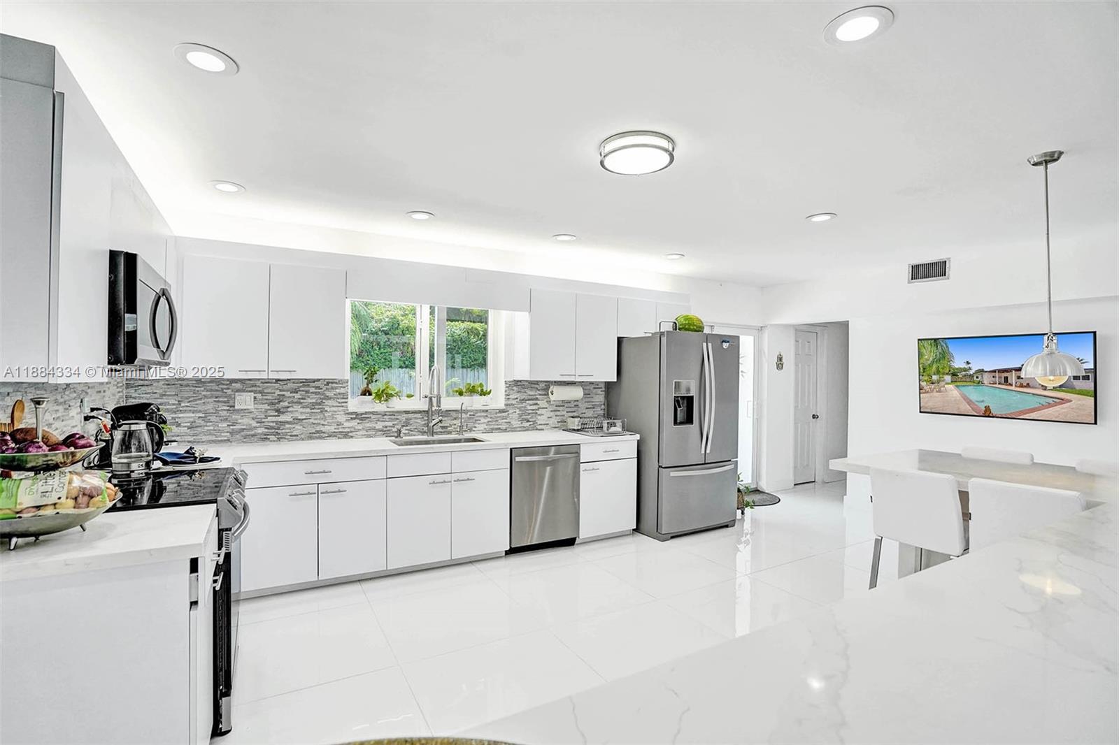 SKY LAKE - Residential