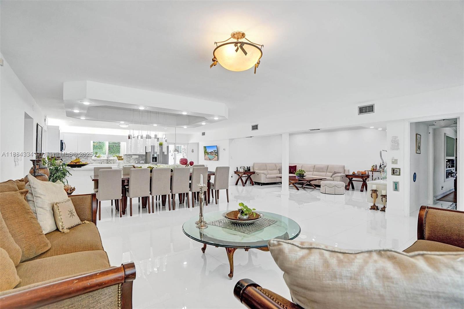 SKY LAKE - Residential