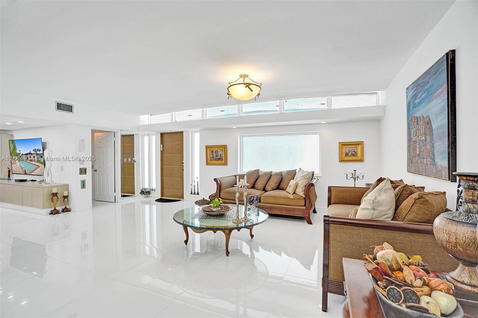 SKY LAKE - Residential