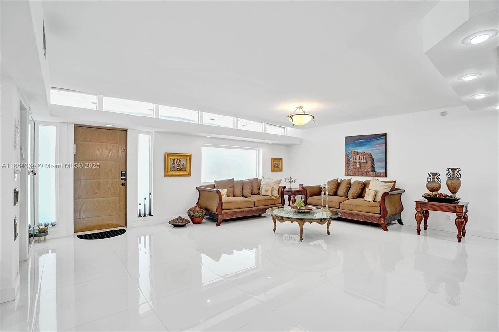 SKY LAKE - Residential