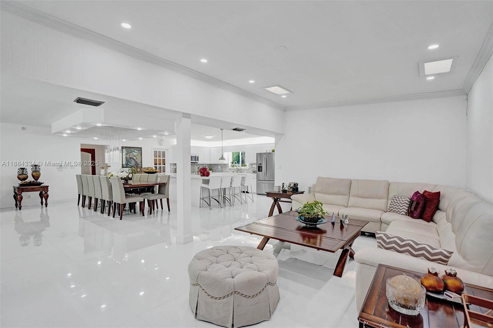 SKY LAKE - Residential