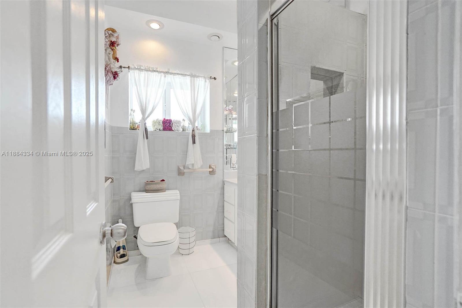 SKY LAKE - Residential