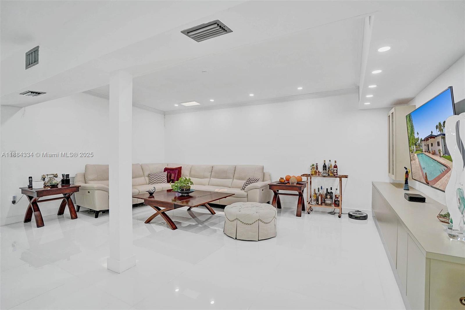 SKY LAKE - Residential