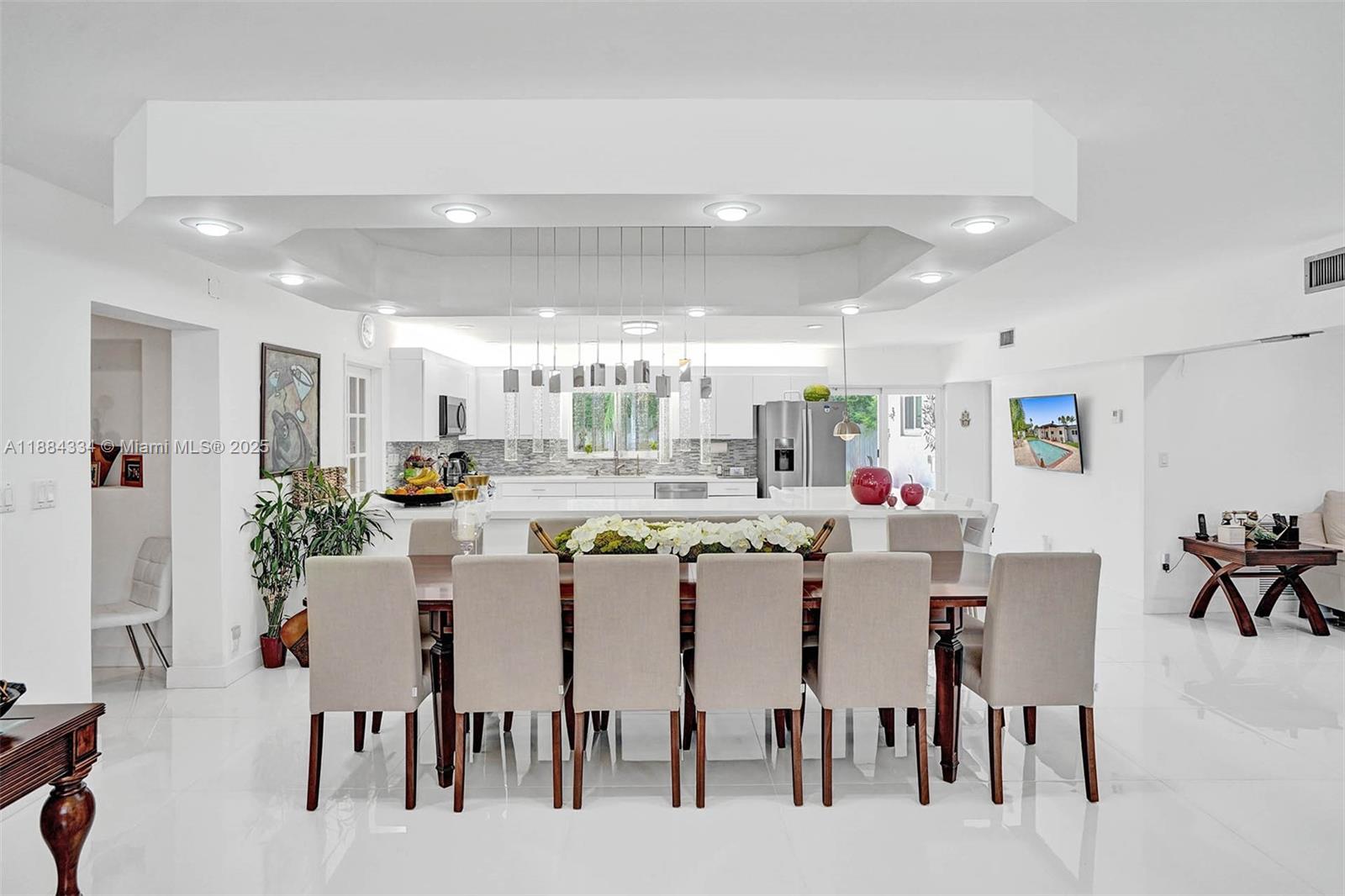 SKY LAKE - Residential