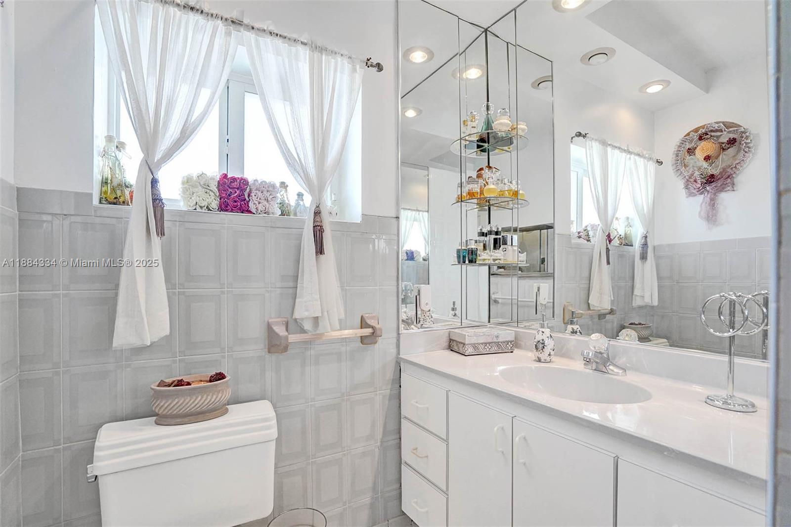 SKY LAKE - Residential