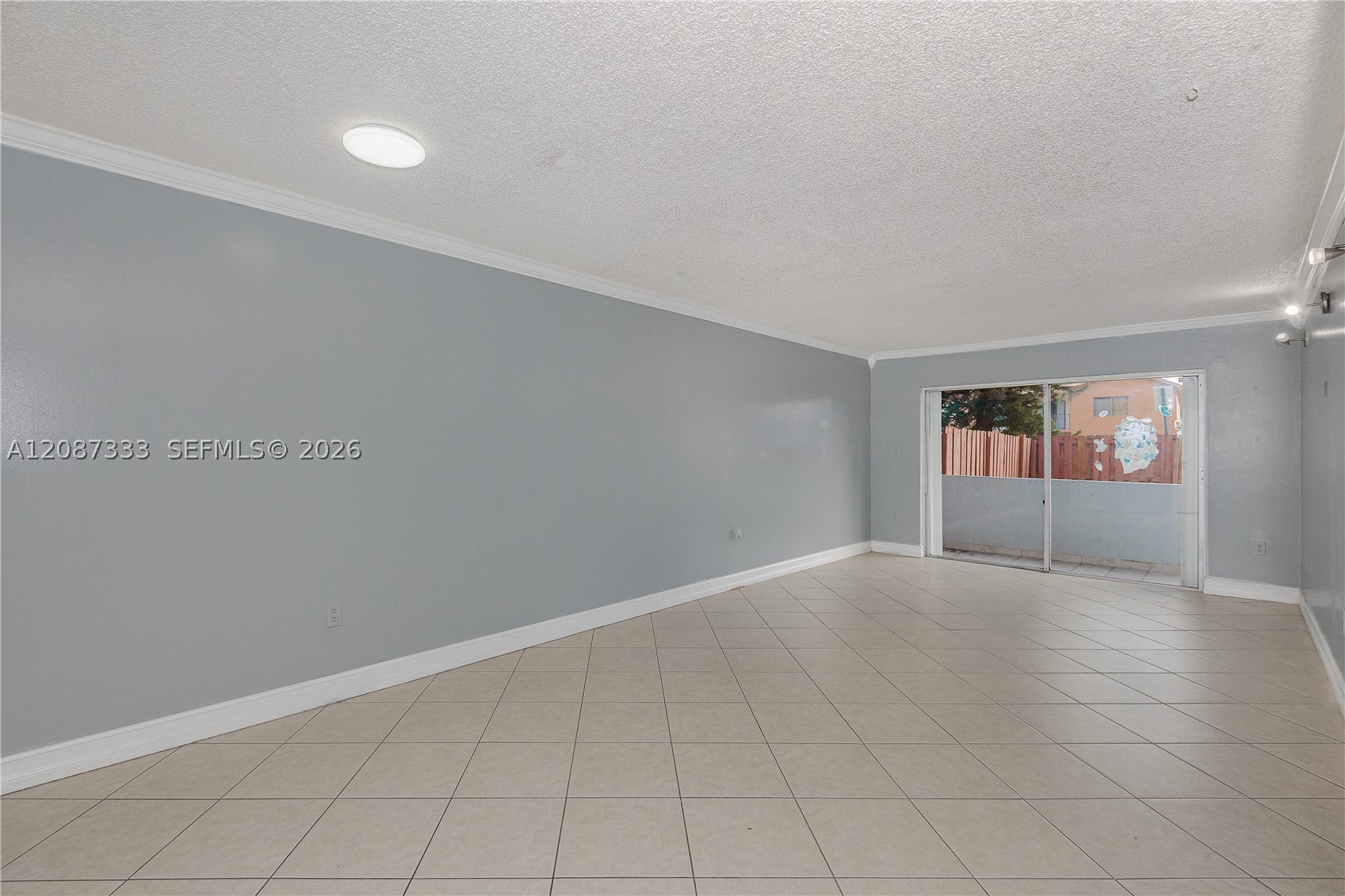 1725 W 60th St F126