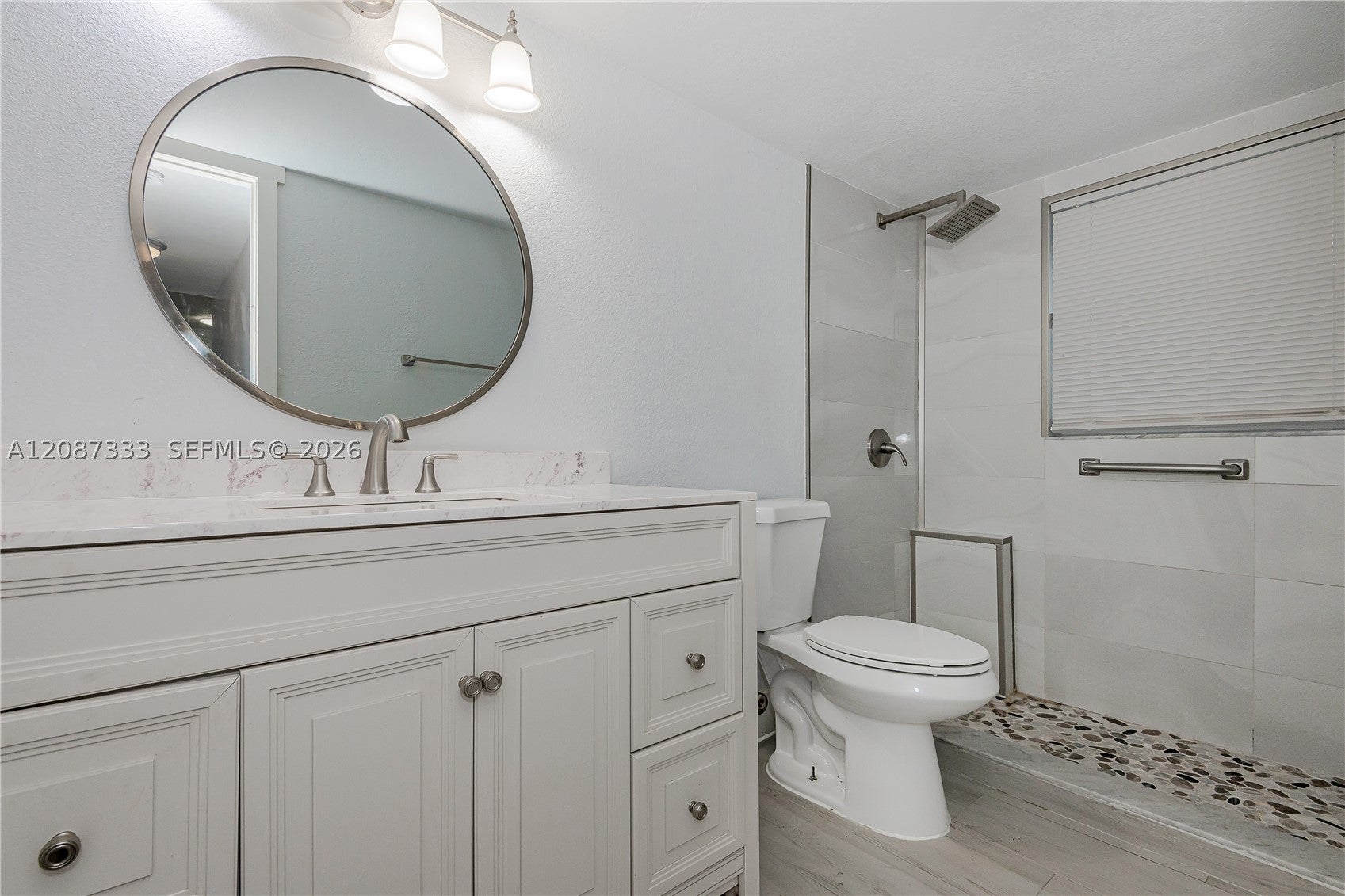 1725 W 60th St F126