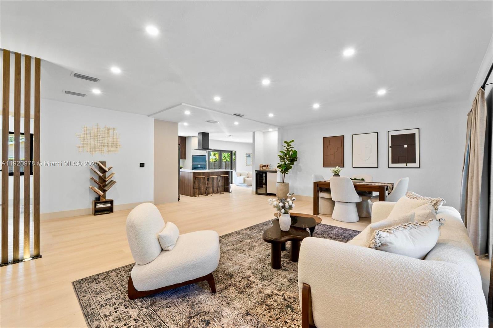 PLANTATIONS SECLUDED GARD - Residential