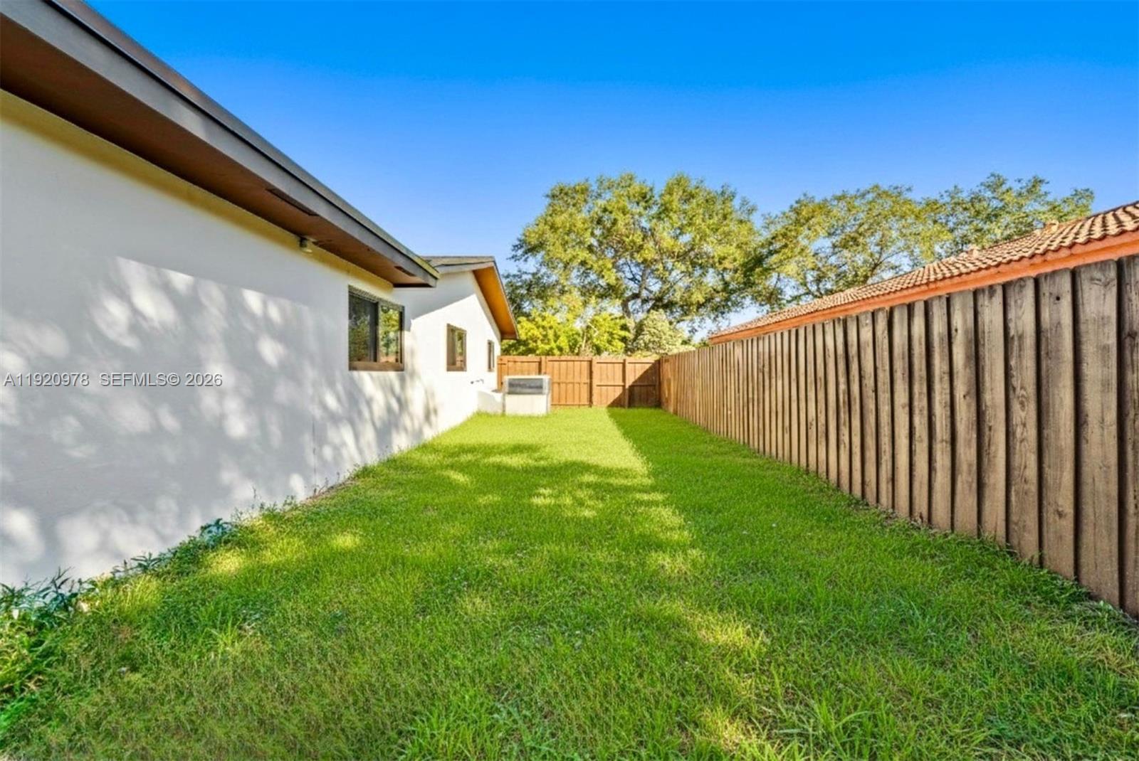 PLANTATIONS SECLUDED GARD - Residential