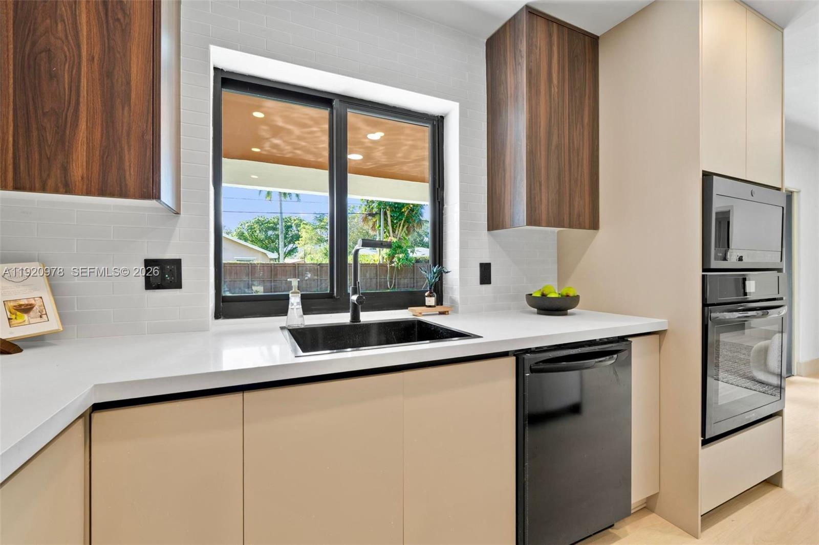 PLANTATIONS SECLUDED GARD - Residential