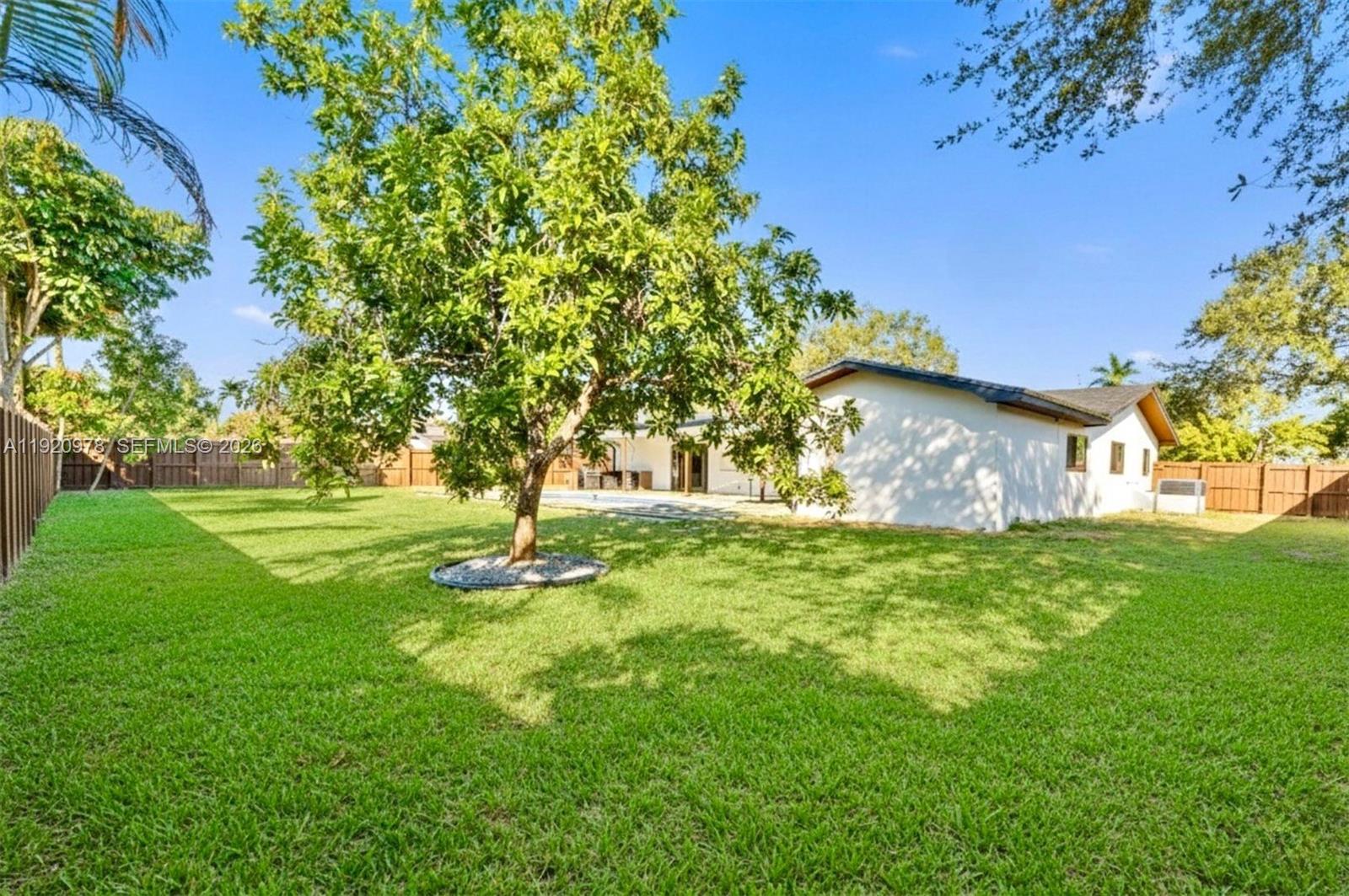 PLANTATIONS SECLUDED GARD - Residential