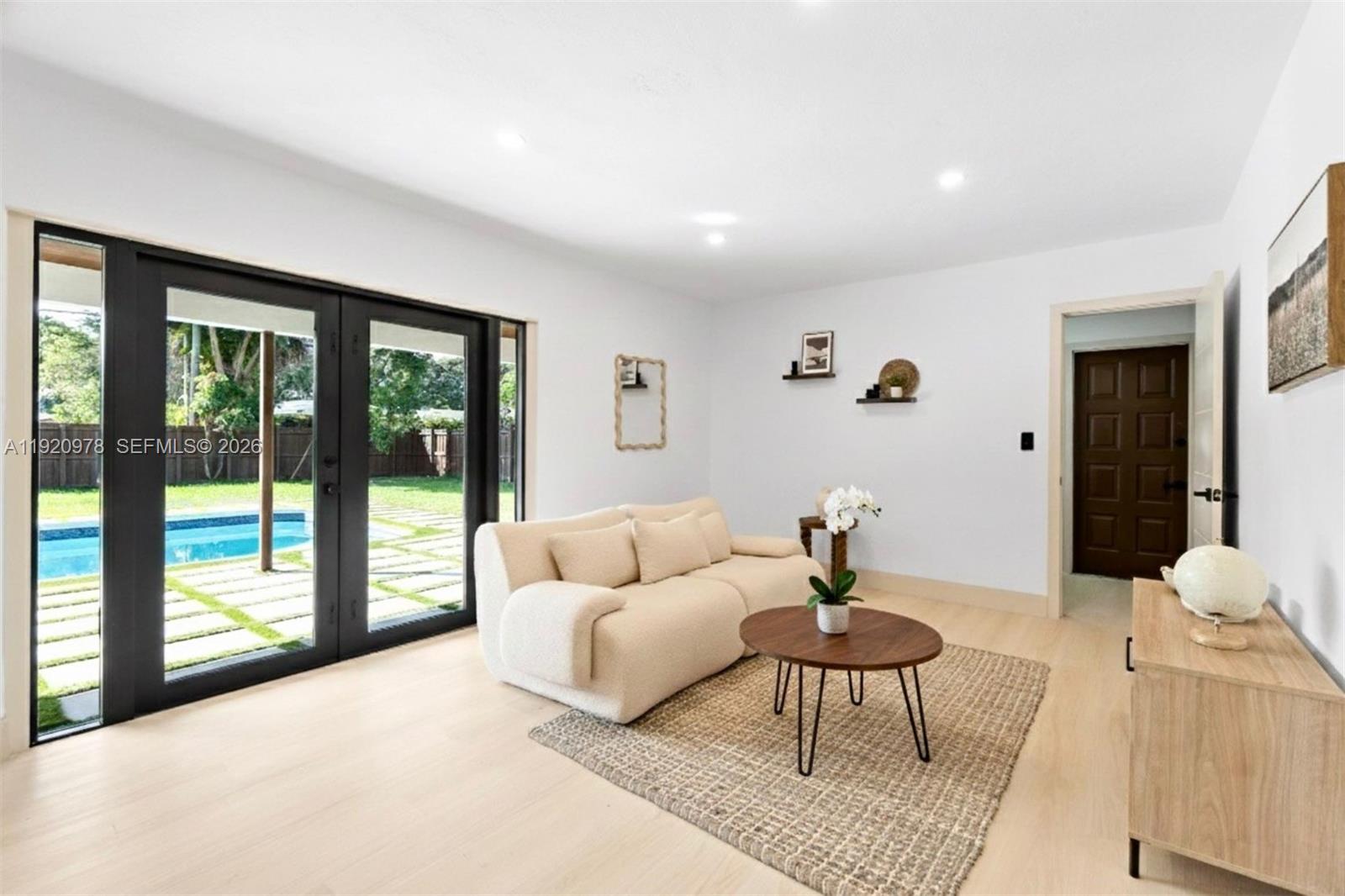 PLANTATIONS SECLUDED GARD - Residential