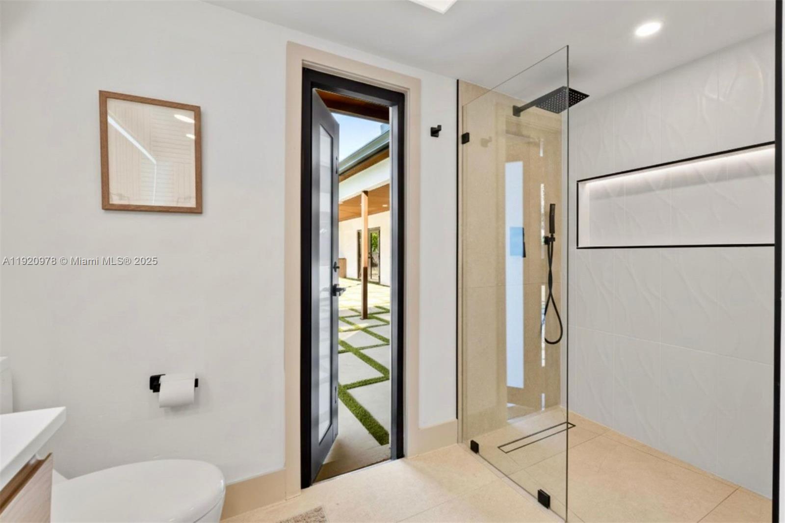 PLANTATIONS SECLUDED GARD - Residential