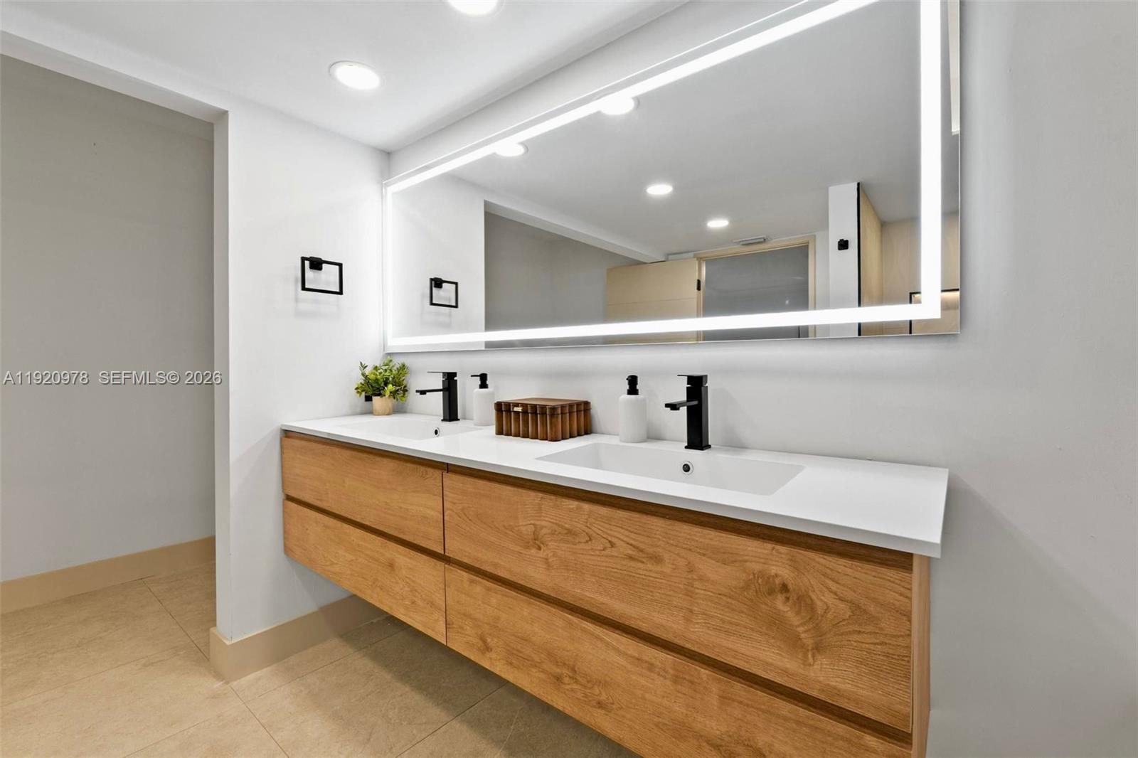 PLANTATIONS SECLUDED GARD - Residential