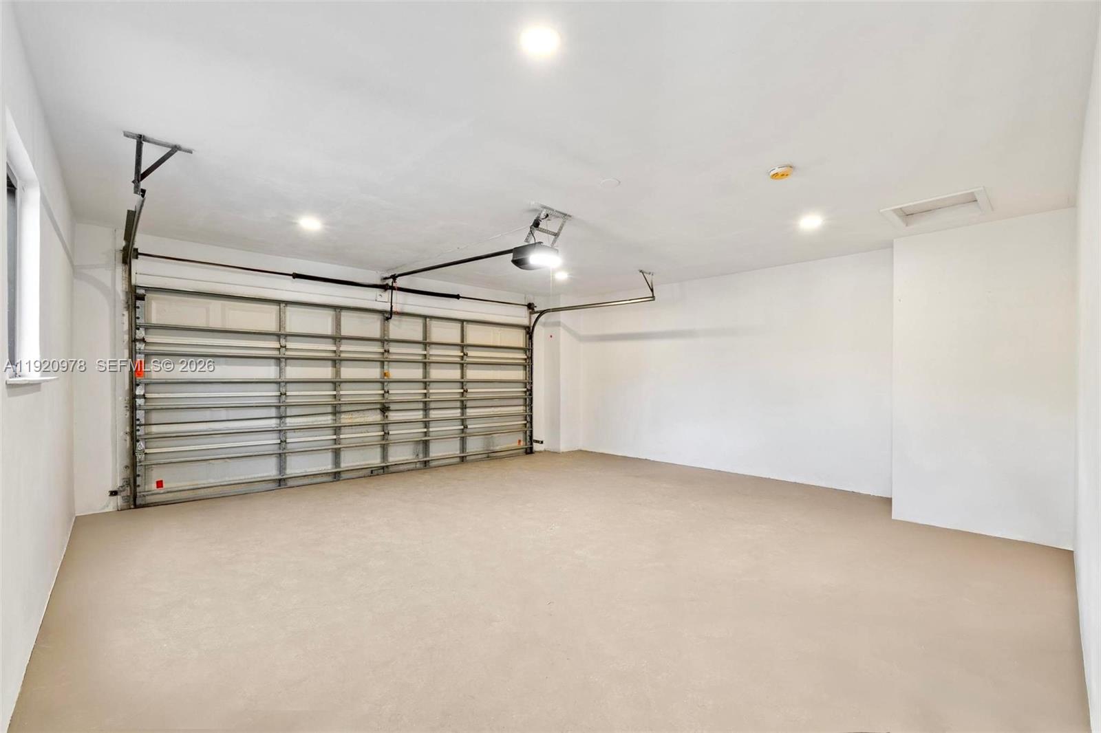 PLANTATIONS SECLUDED GARD - Residential