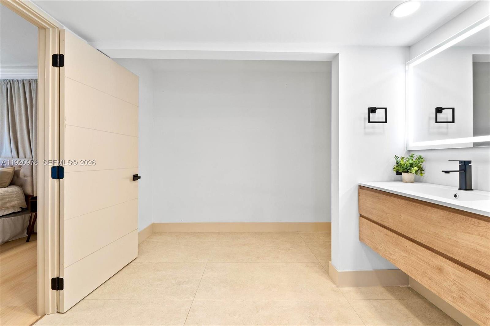 PLANTATIONS SECLUDED GARD - Residential