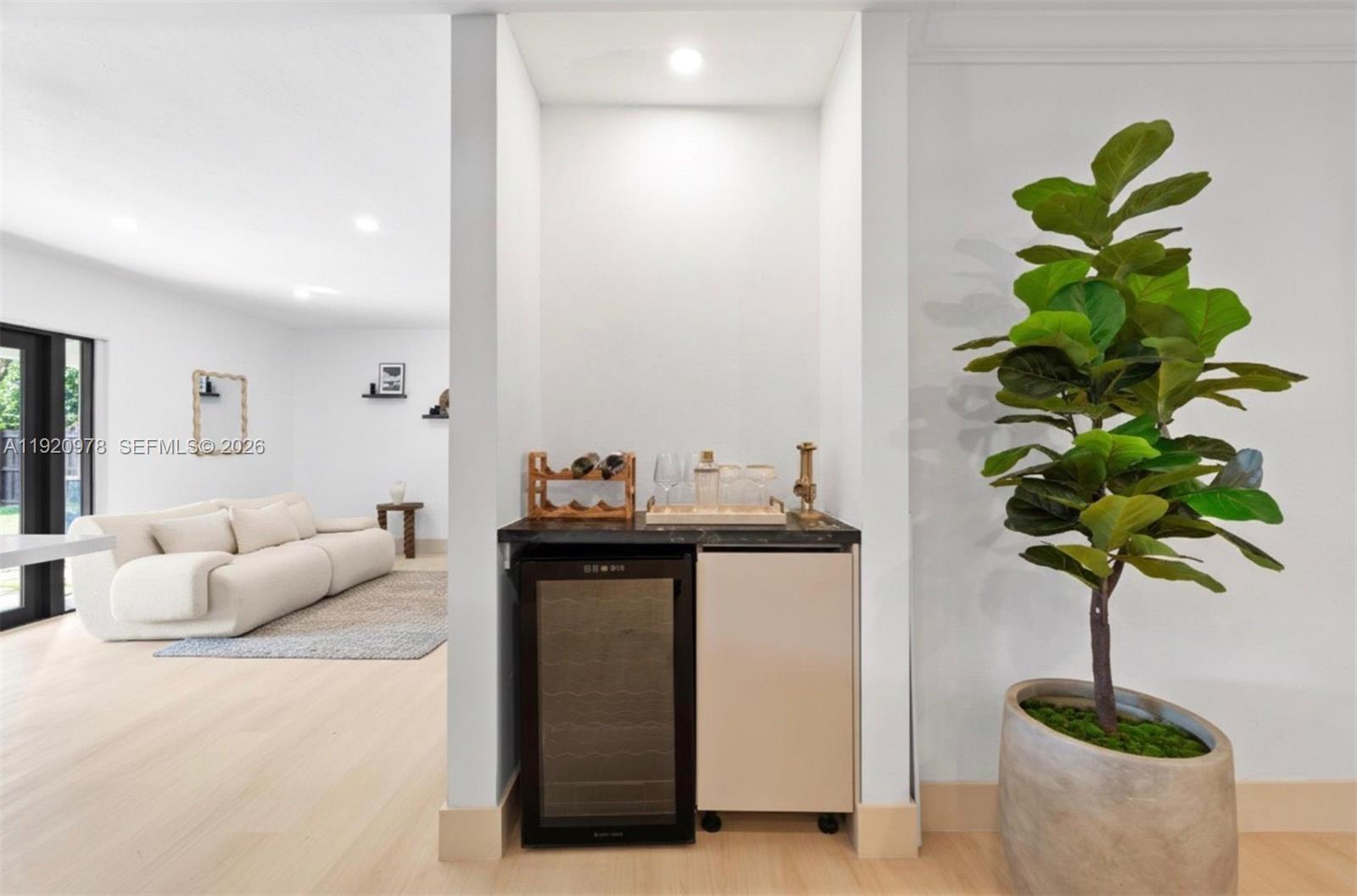 PLANTATIONS SECLUDED GARD - Residential