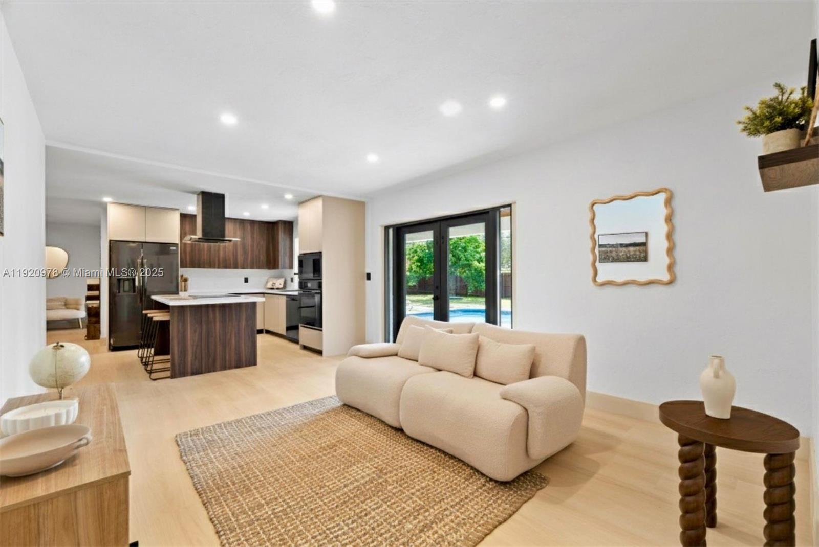 PLANTATIONS SECLUDED GARD - Residential