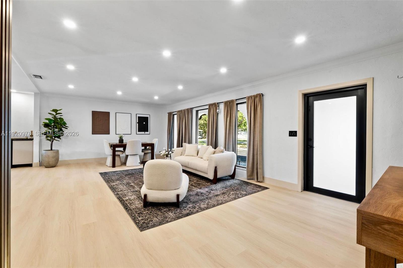 PLANTATIONS SECLUDED GARD - Residential