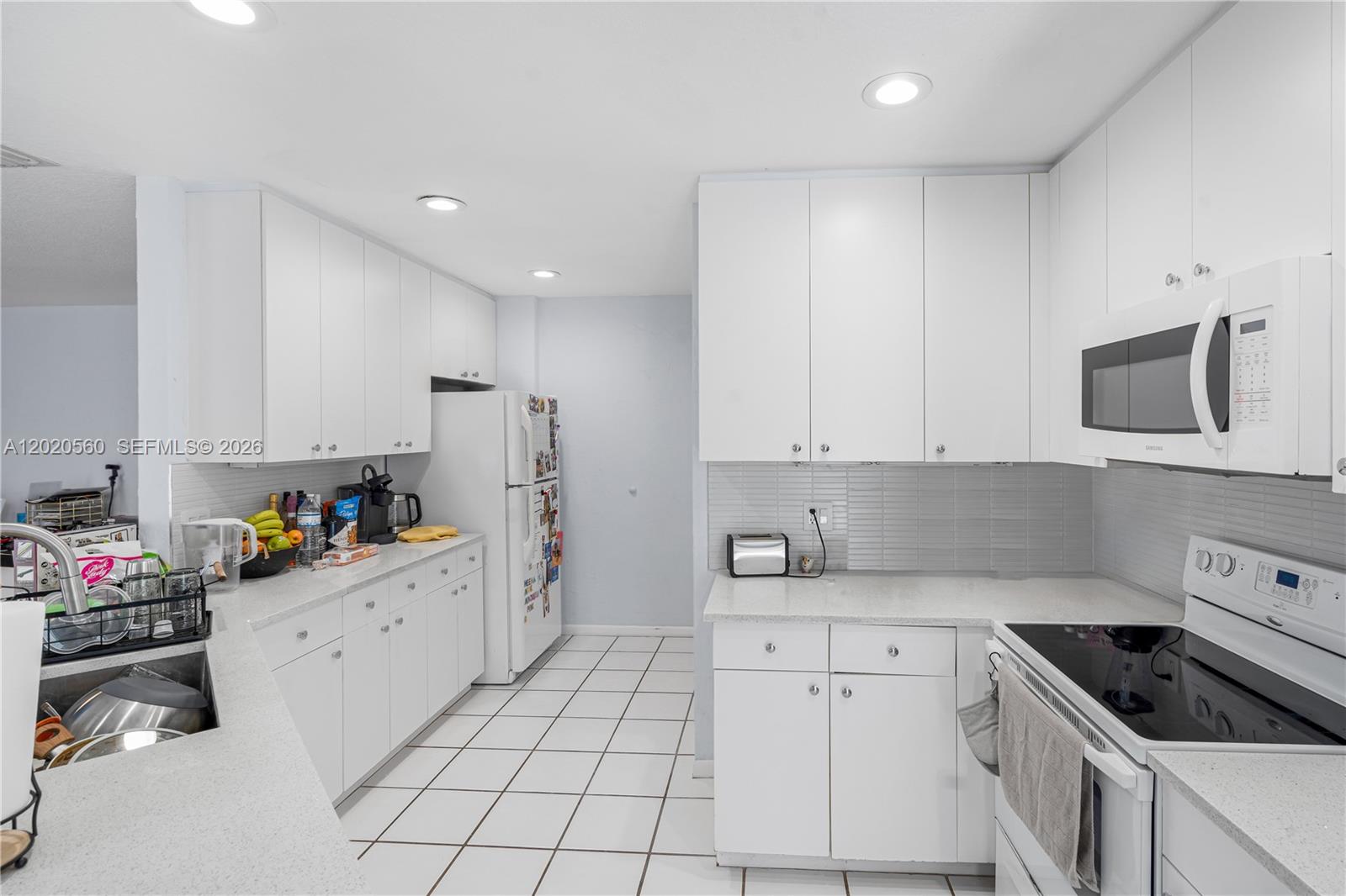 BALBOA POINT BOCA GOLF & - Residential
