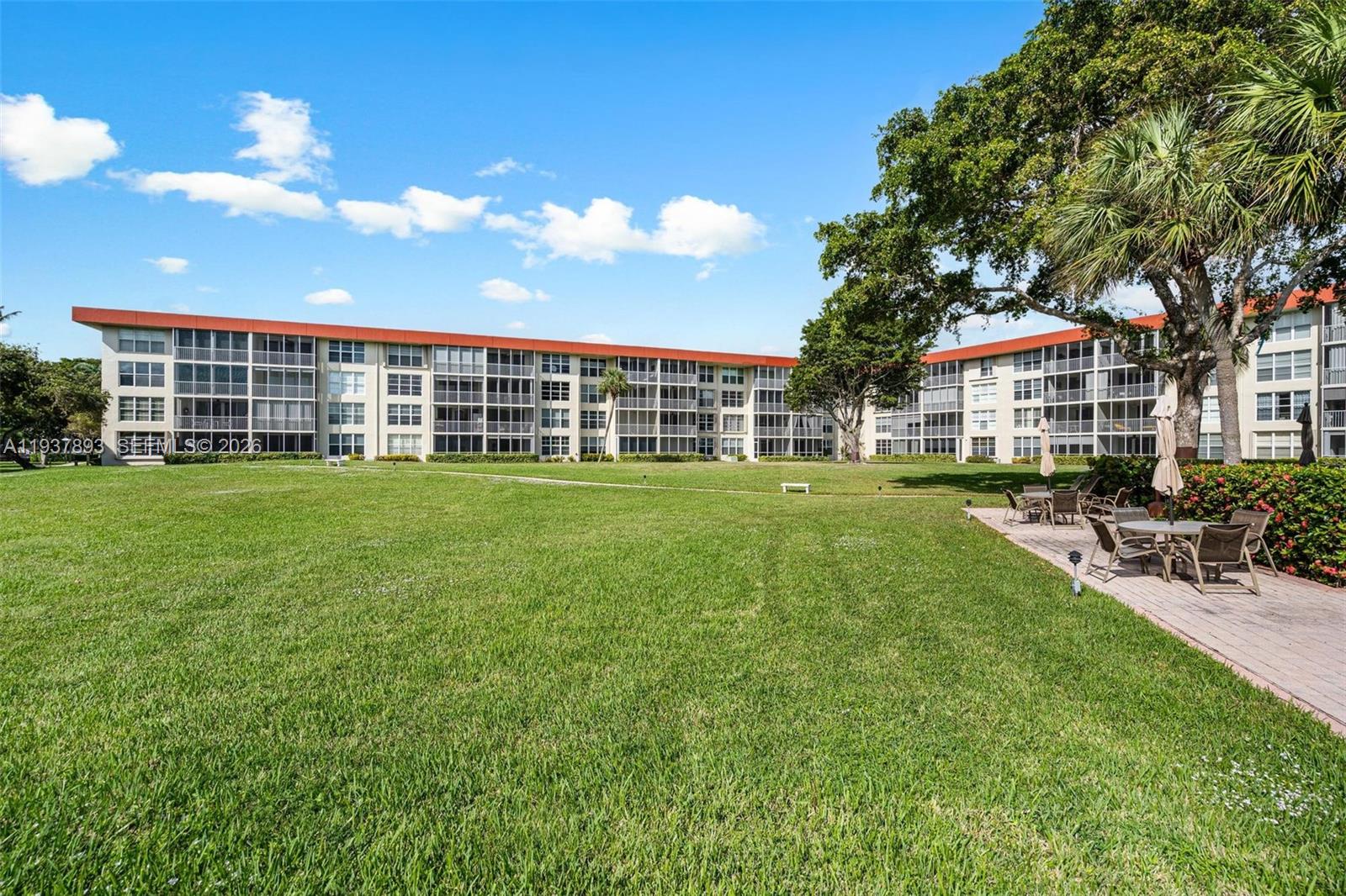 NO 5 PALM-AIRE AT CORAL K - Residential