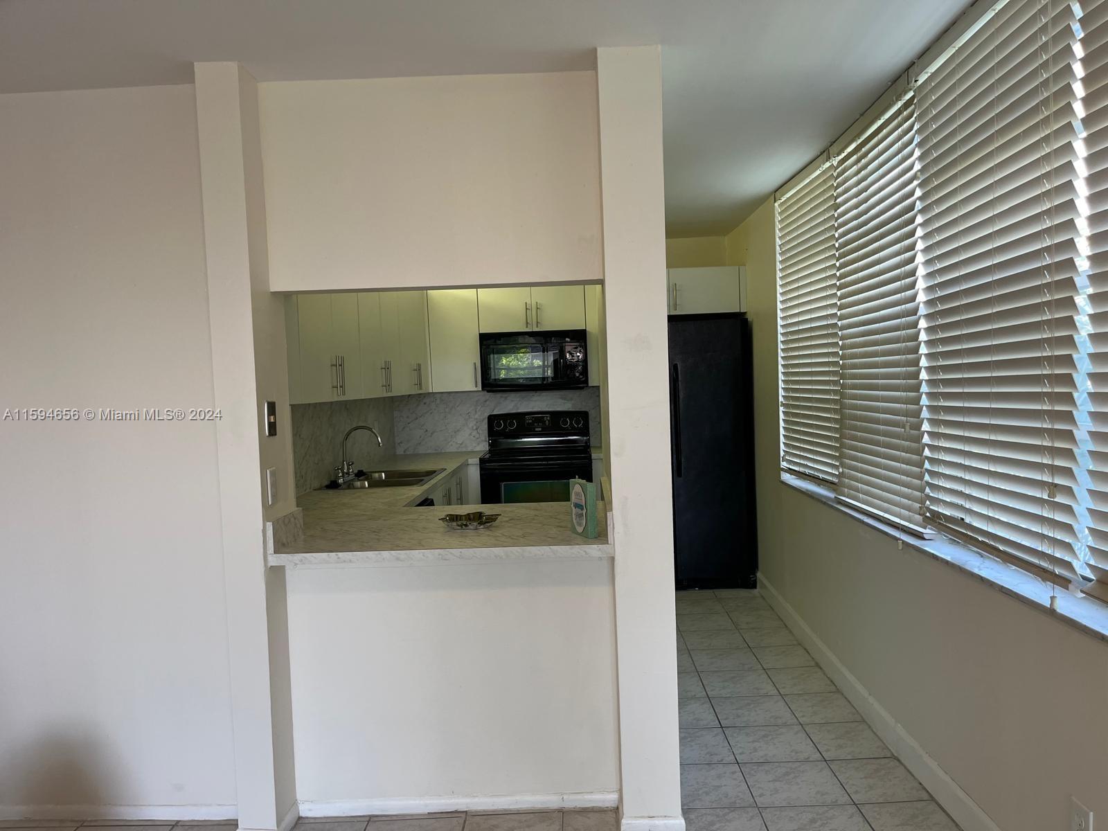 Photo 10 of 29 of 9431 Live Oak Pl 406 condo
