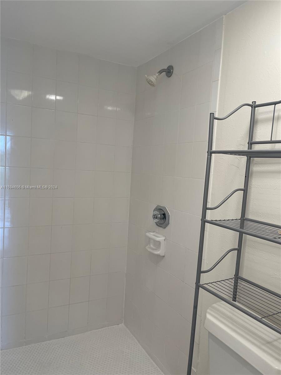 Photo 23 of 29 of 9431 Live Oak Pl 406 condo