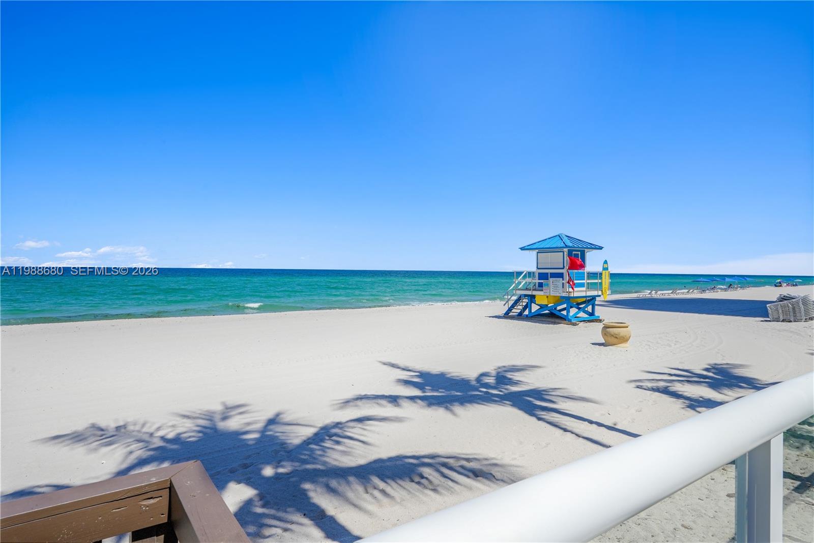 RESIDENCES ON HOLLYWOOD B - Residential Lease