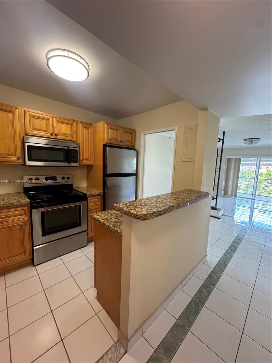 8595 Sunrise Lakes Blvd 312