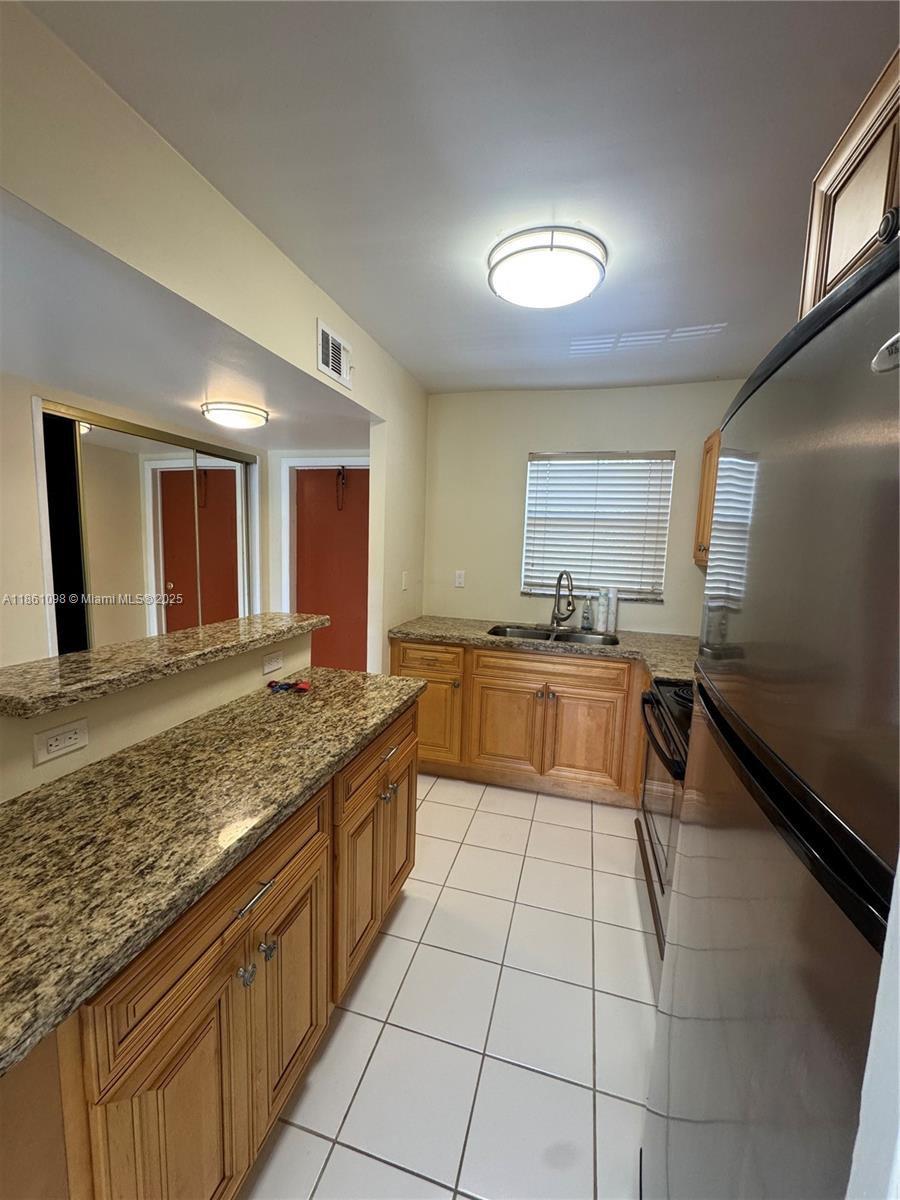 8595 Sunrise Lakes Blvd 312