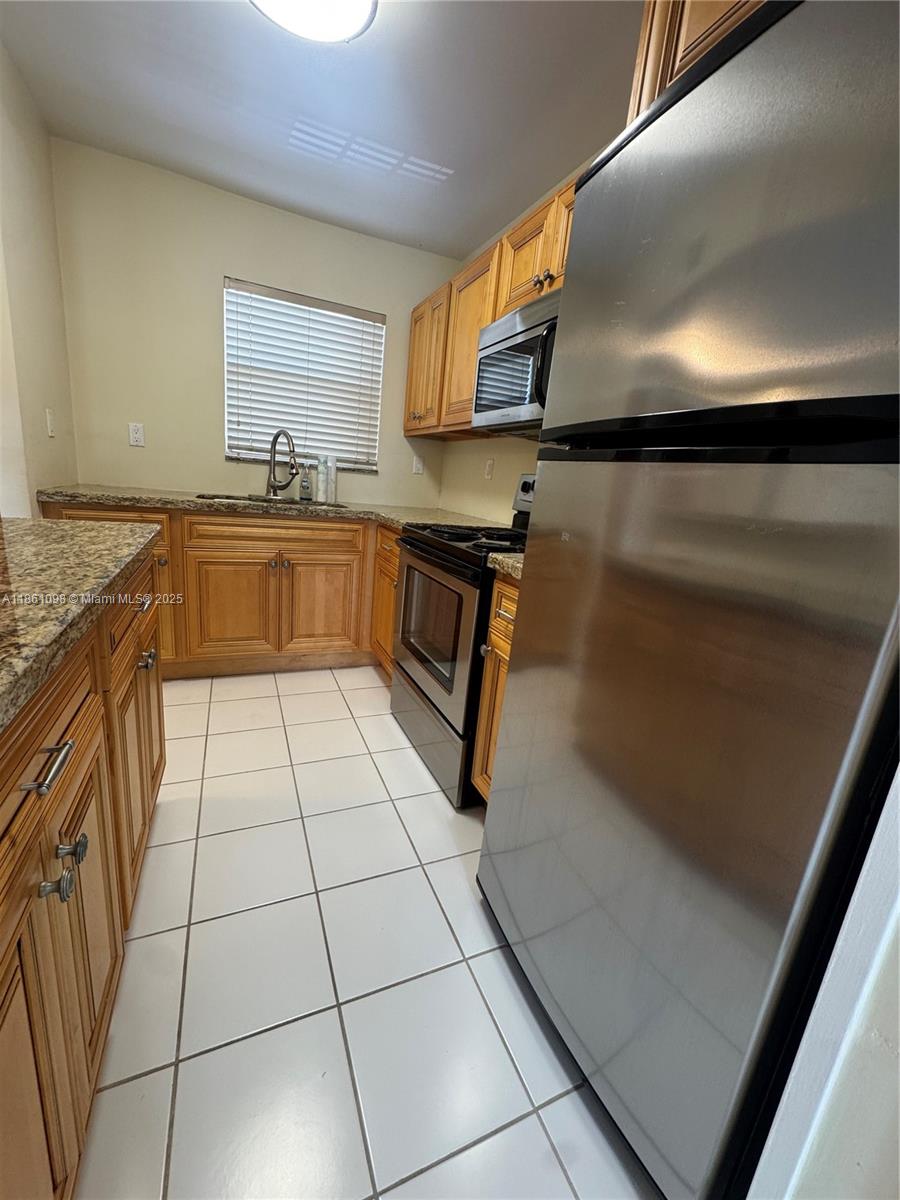 8595 Sunrise Lakes Blvd 312