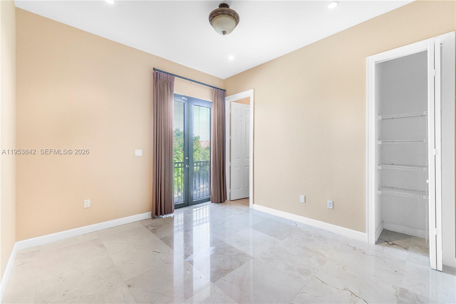 CUTLER CAY - Residential