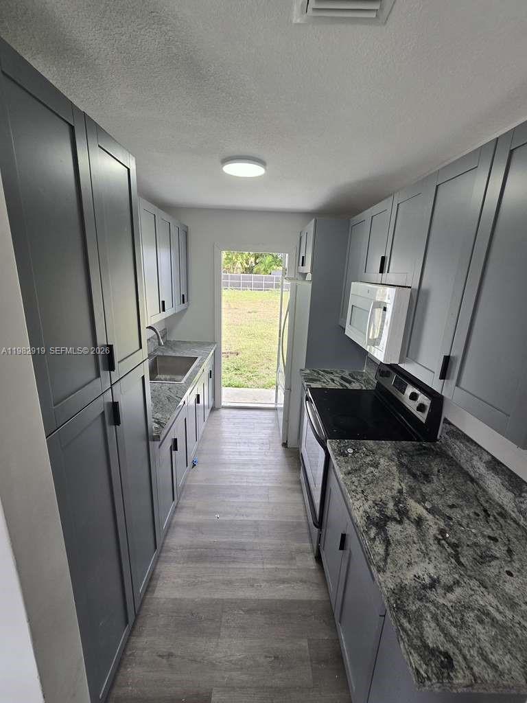 SUNNY HAVEN - Residential Lease