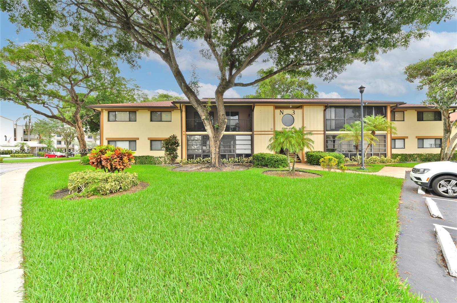 10959 W Clairmont Cir 211