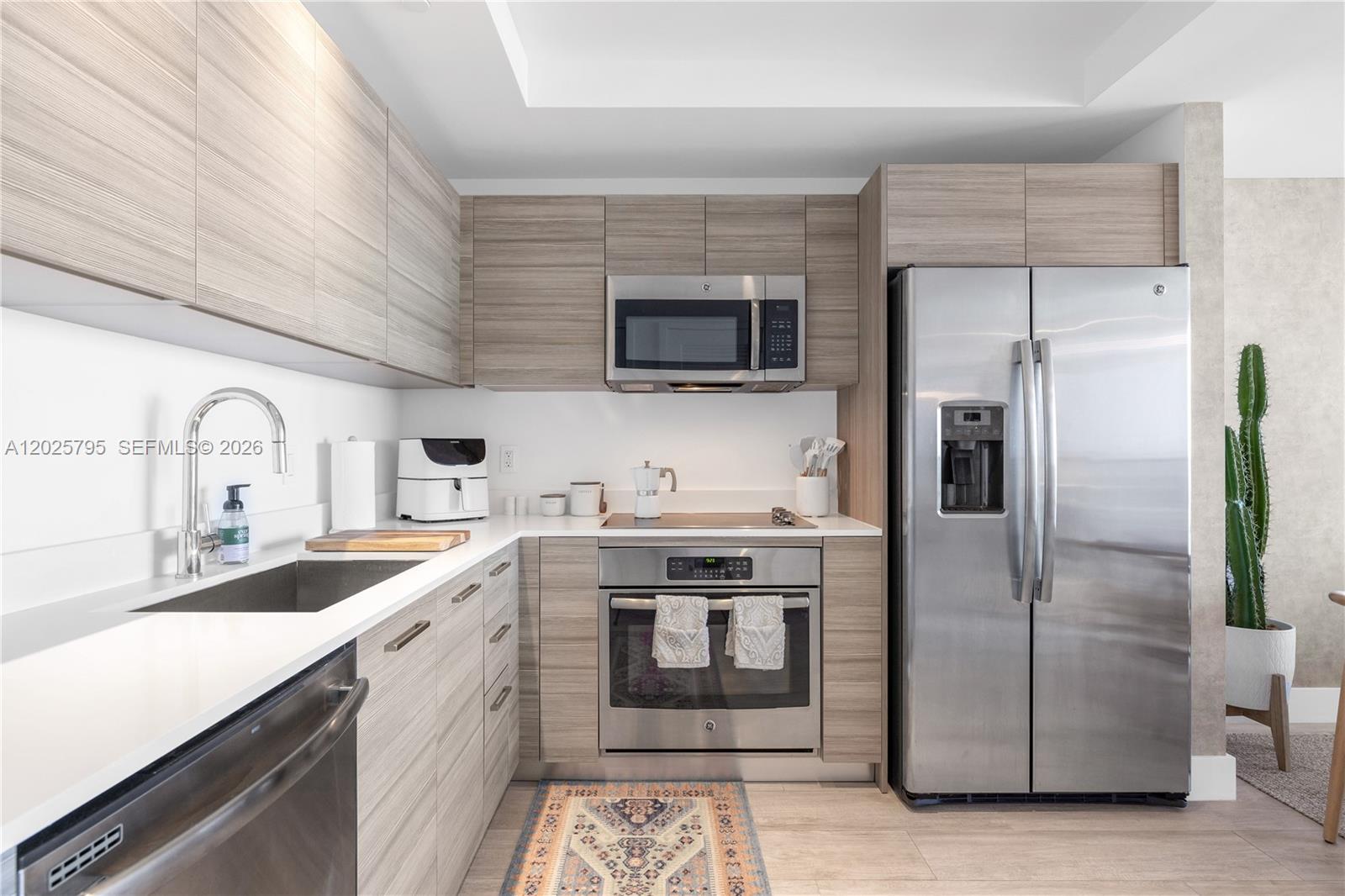 121 NE 34th St 2111