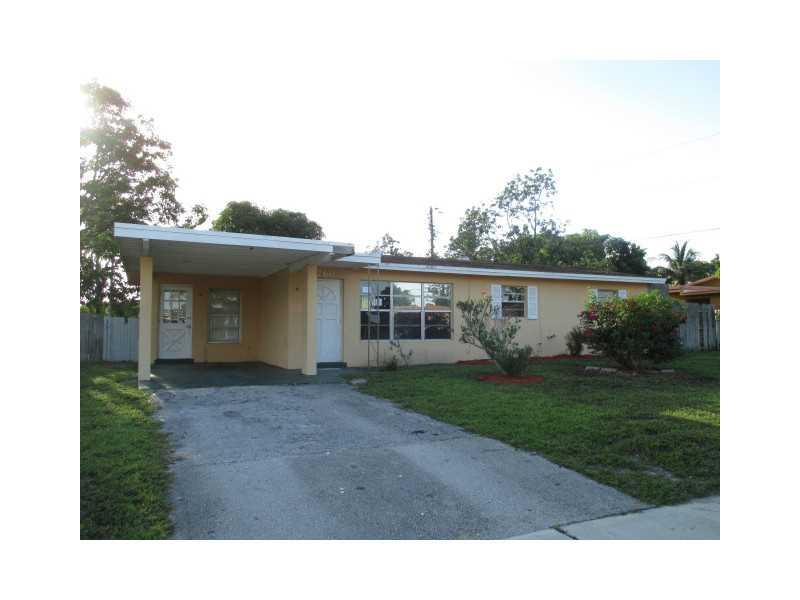 Large Corner Lot, 3 bedroom 1 bath single family home with NO HOA keep your boat or RV with no hassle. Property has potential features ceramic tile flooring, central A/C and 1 car carport. Located in close proximity to shopping, major streets, highways an d schools. This is a Fannie Mae Homepath property.