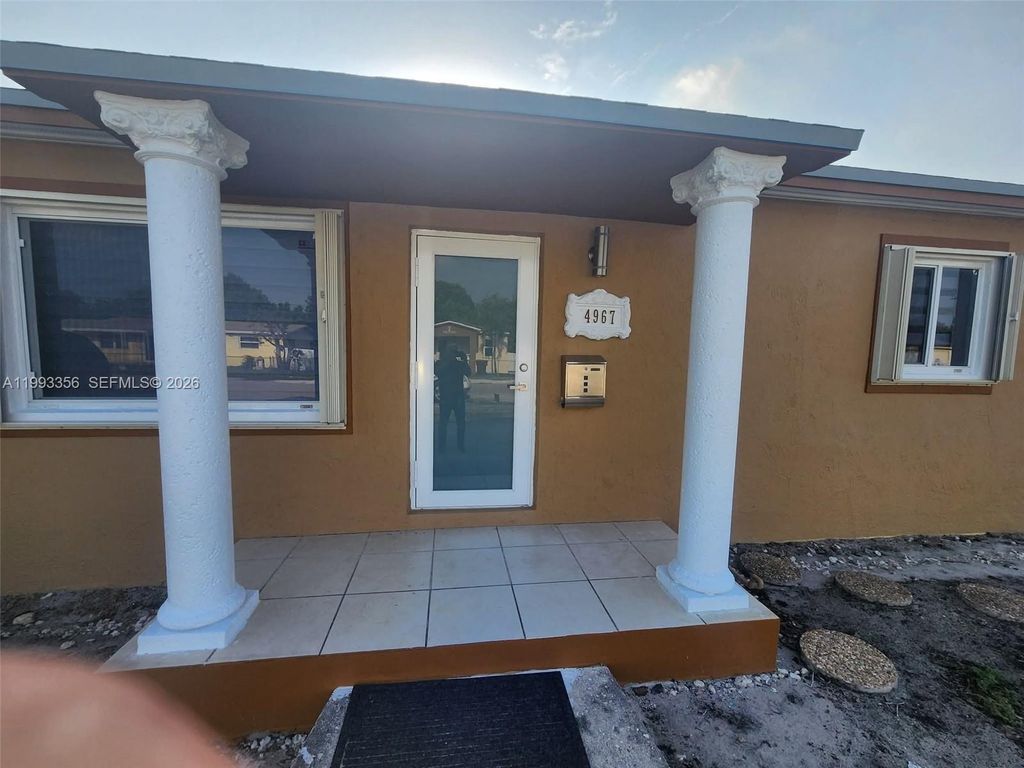 Photo of Hialeah, FL 33013 (MLS # A11993356)