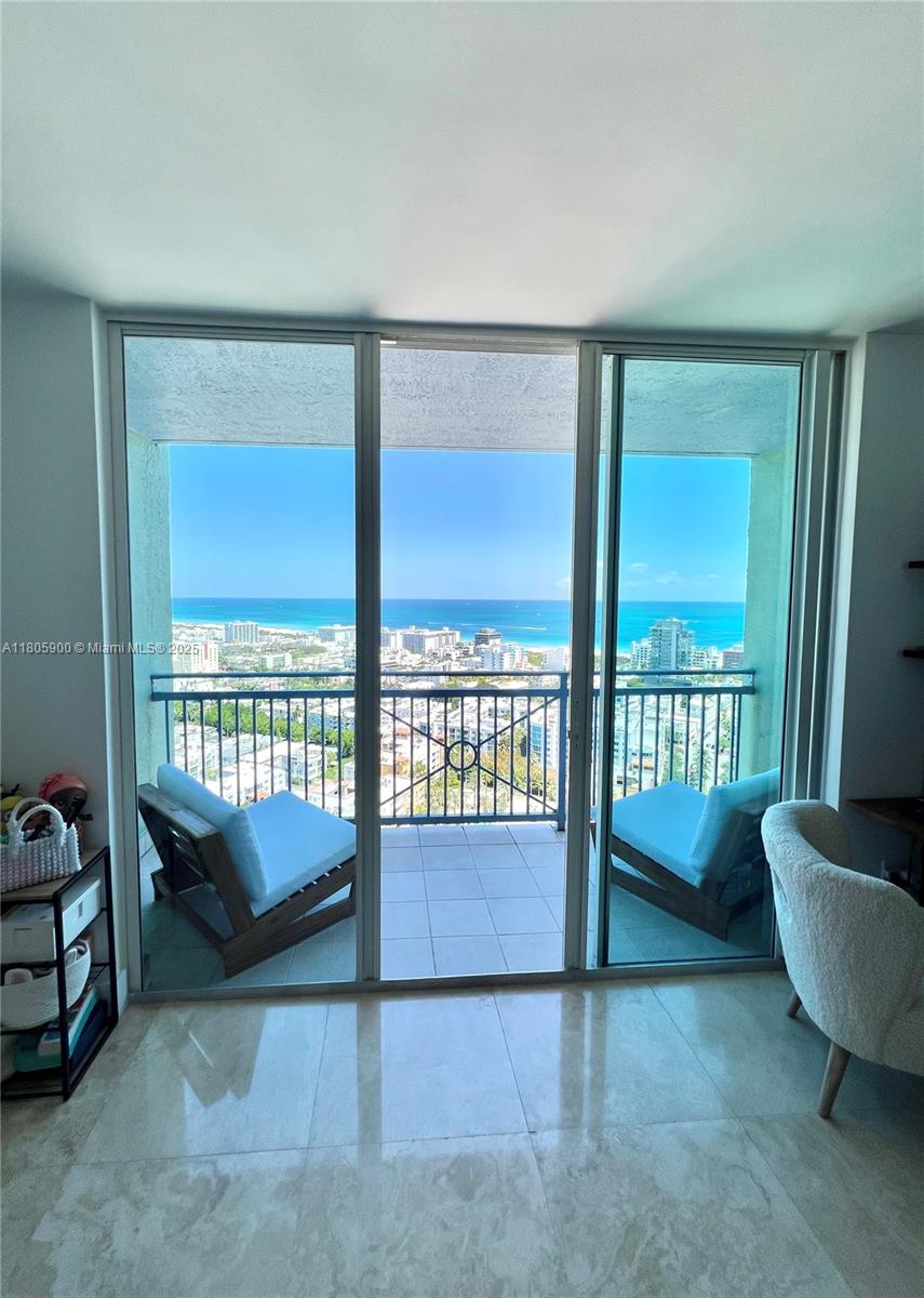 Rental Property at 90 Alton Rd 3007, Miami Beach, Miami-Dade County, Florida - Bedrooms: 1 
Bathrooms: 1  - $4,100 MO.