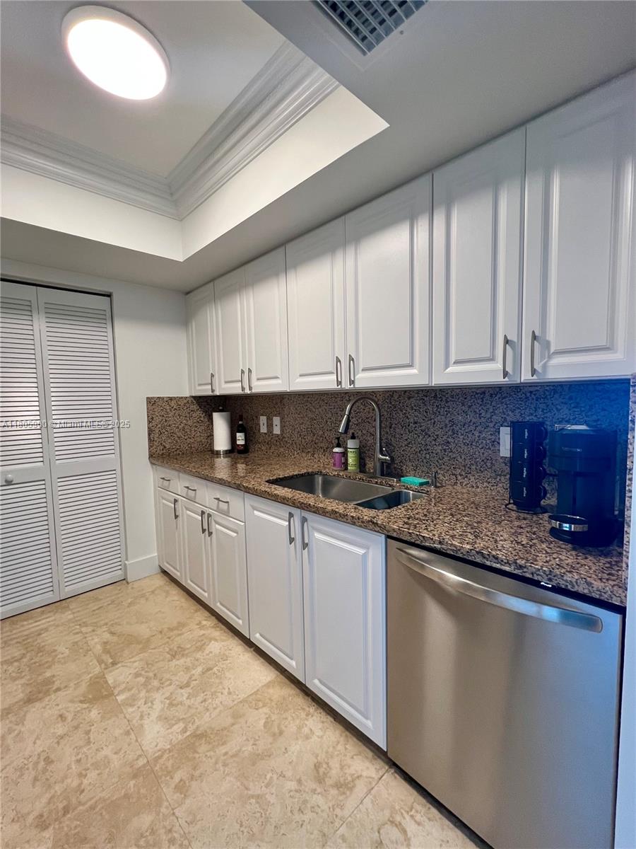 YACHT CLUB AT PORTOFINO C - Residential Lease