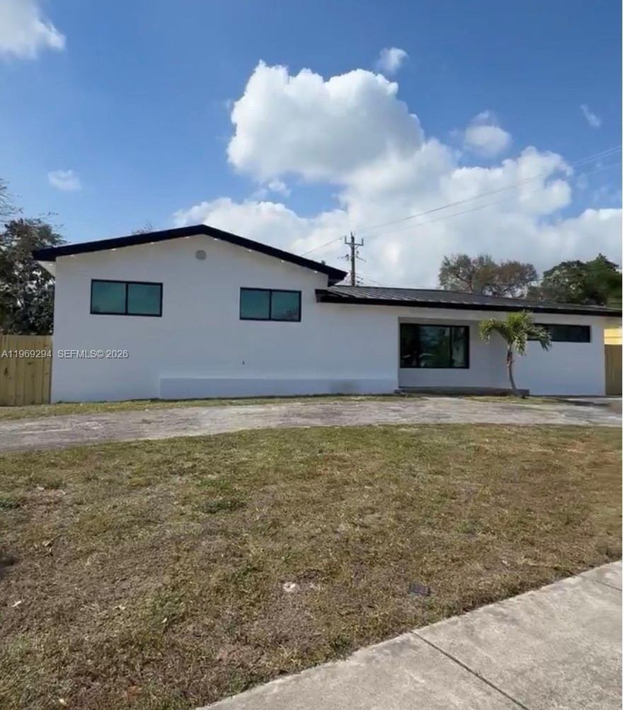 Completely renovated efficiency available for immediate move-in! This beautifully updated unit features modern finishes throughout, a brand-new KITCHEN area, and a clean, contemporary feel.