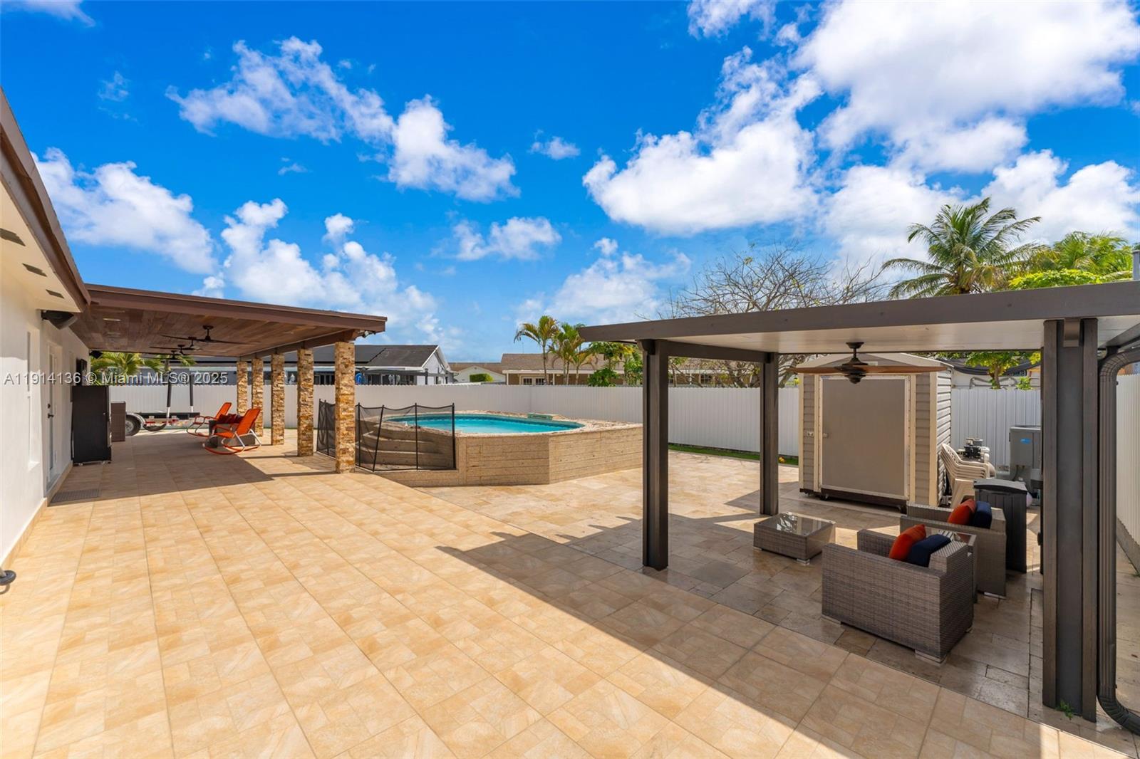 MEADOW WOOD MANOR #4 - Residential