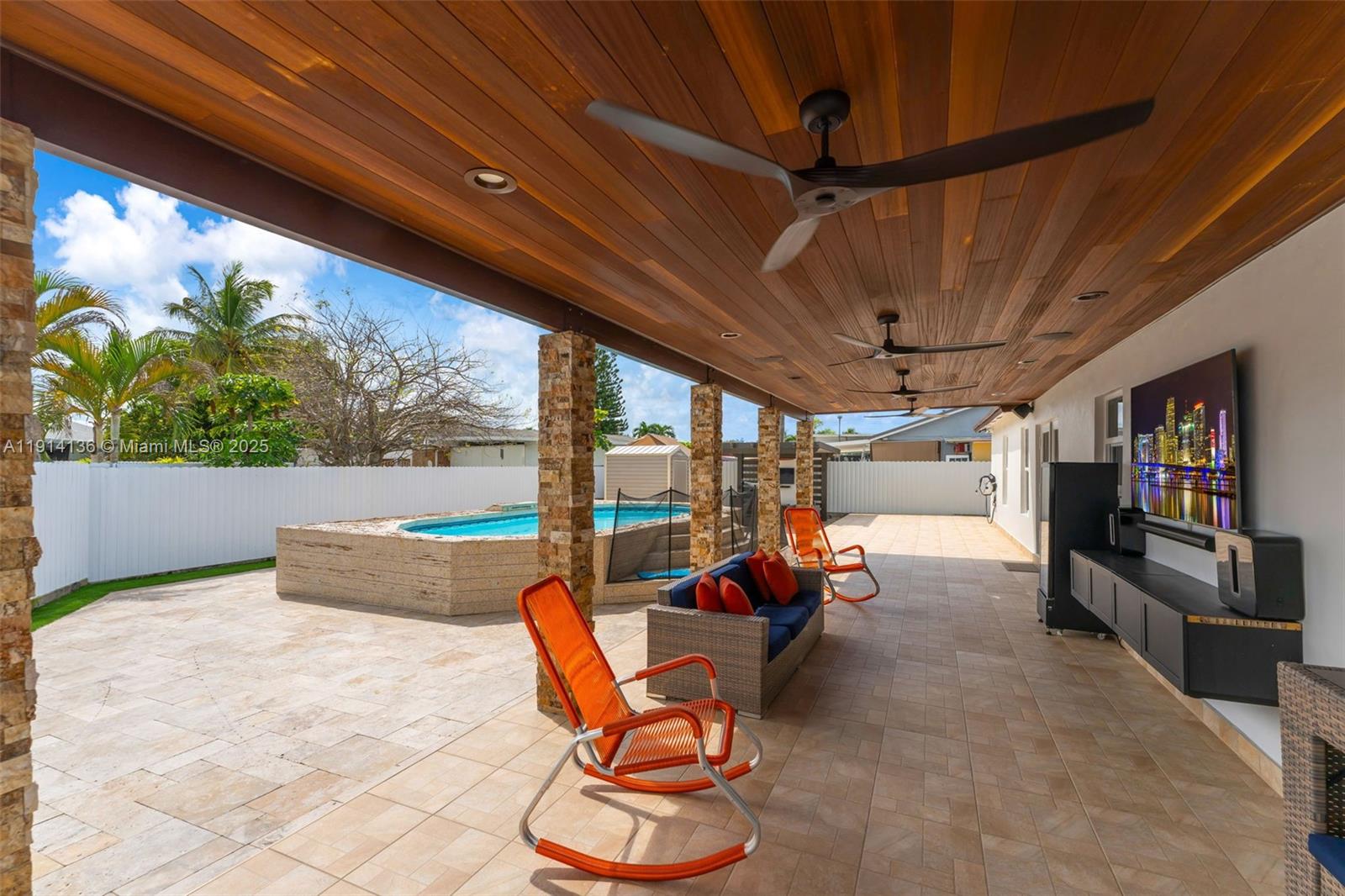 MEADOW WOOD MANOR #4 - Residential