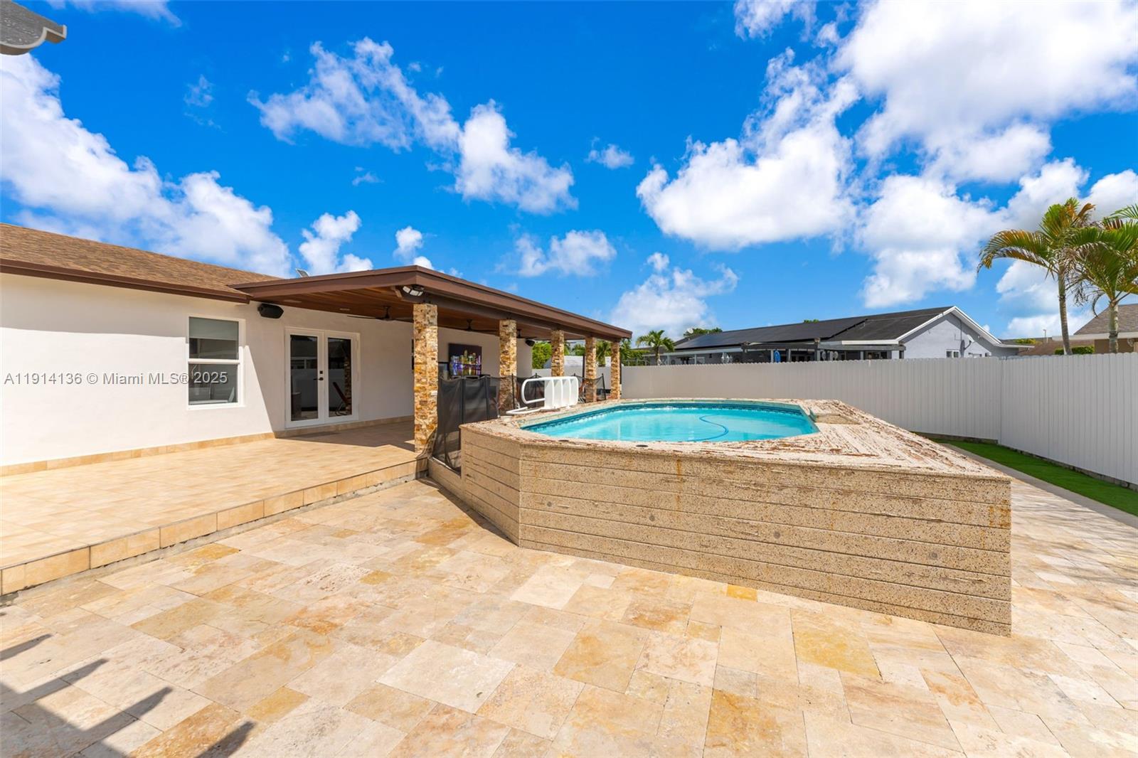 MEADOW WOOD MANOR #4 - Residential