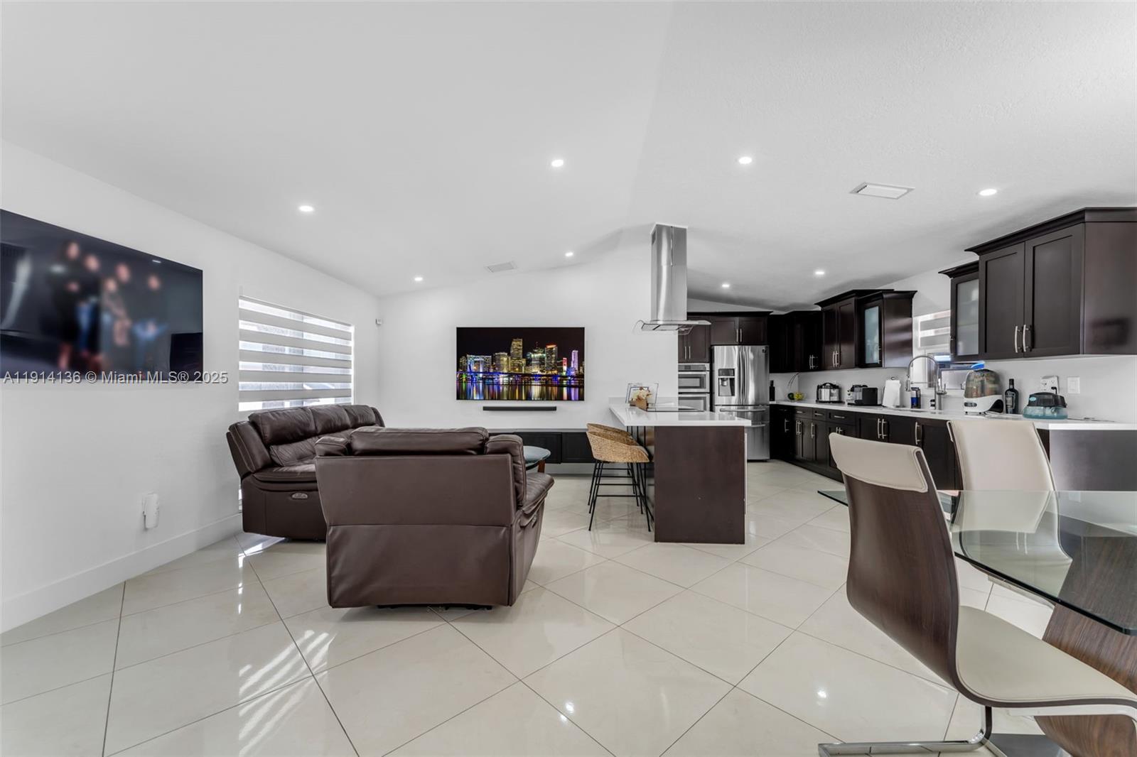 MEADOW WOOD MANOR #4 - Residential