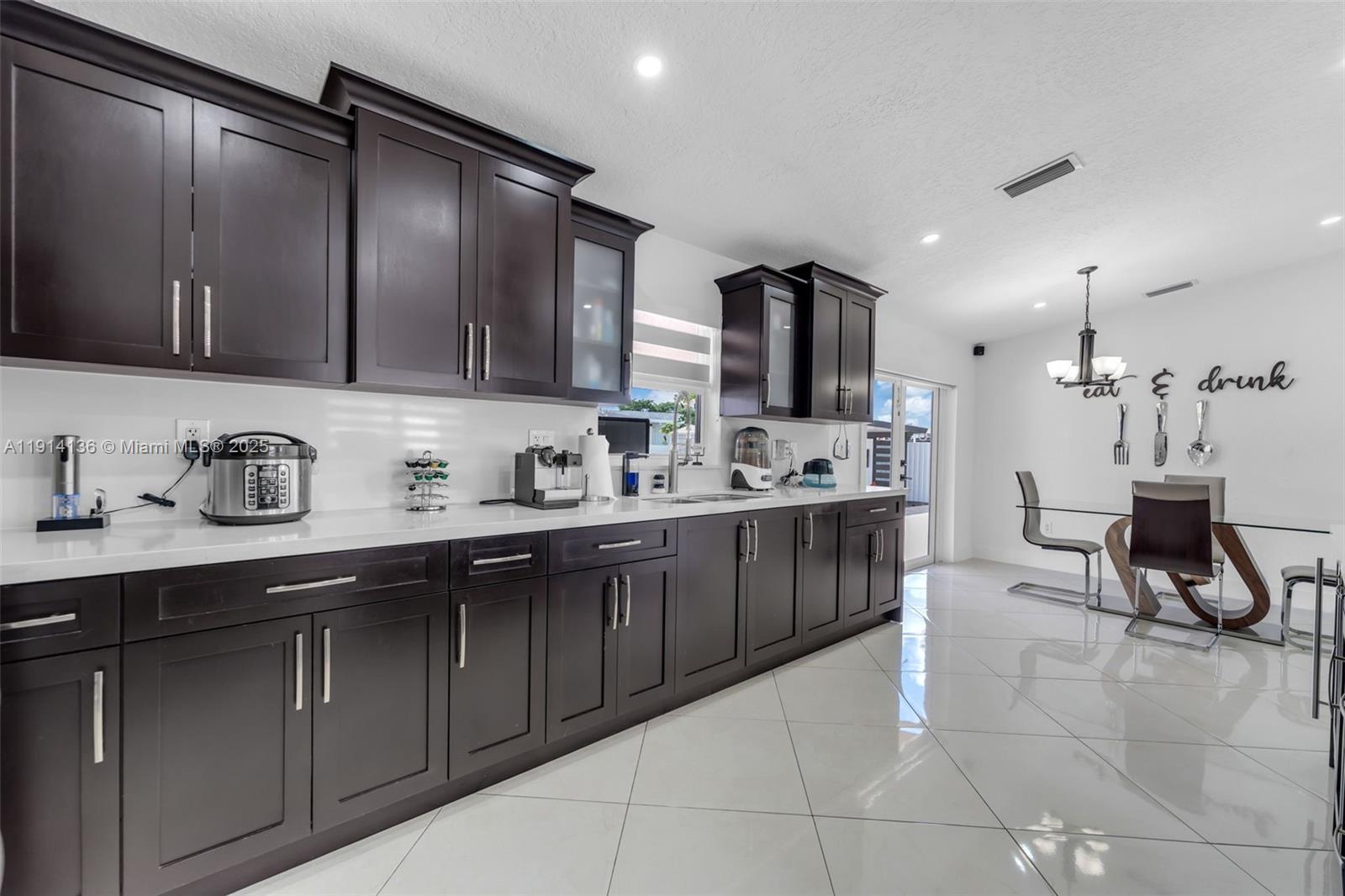 MEADOW WOOD MANOR #4 - Residential