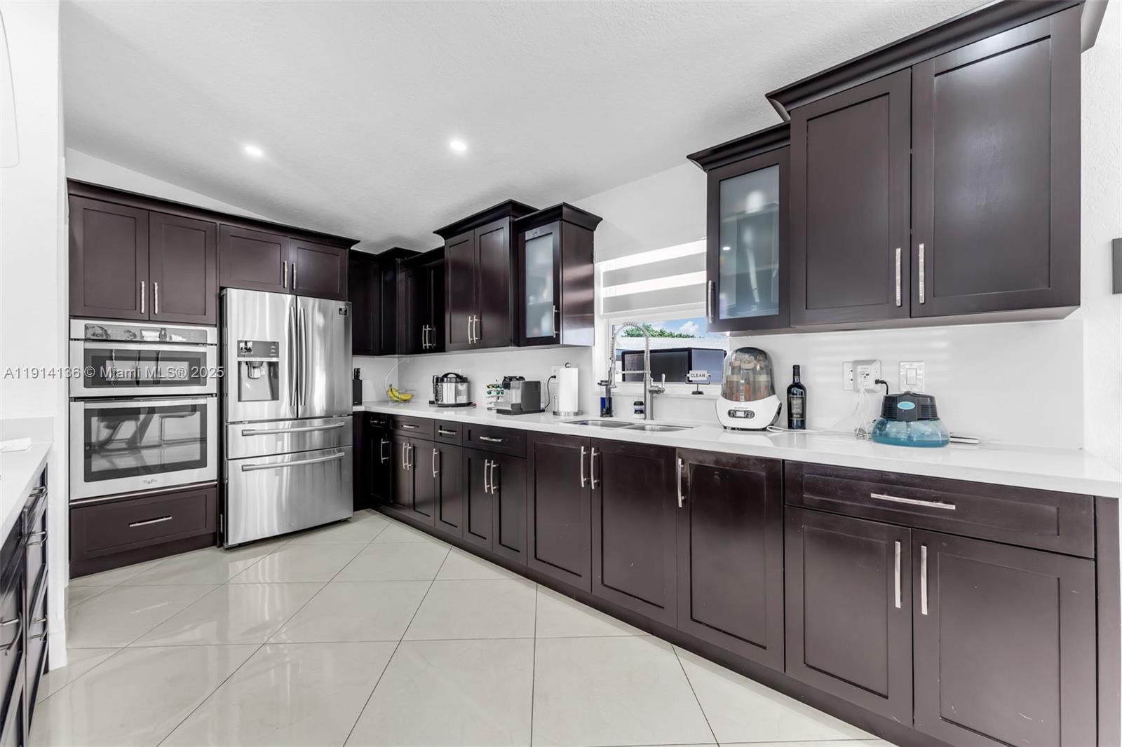 MEADOW WOOD MANOR #4 - Residential