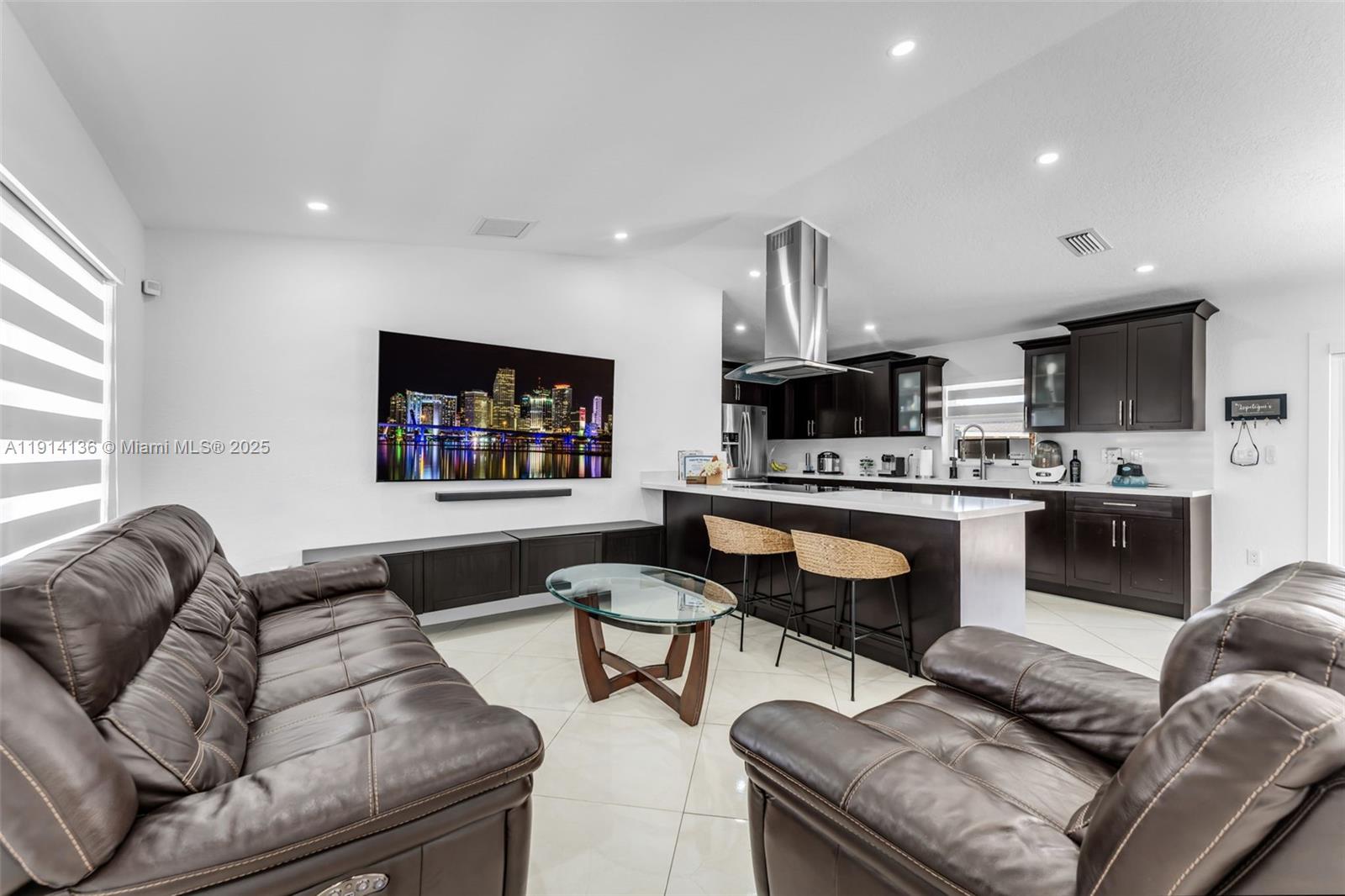 MEADOW WOOD MANOR #4 - Residential