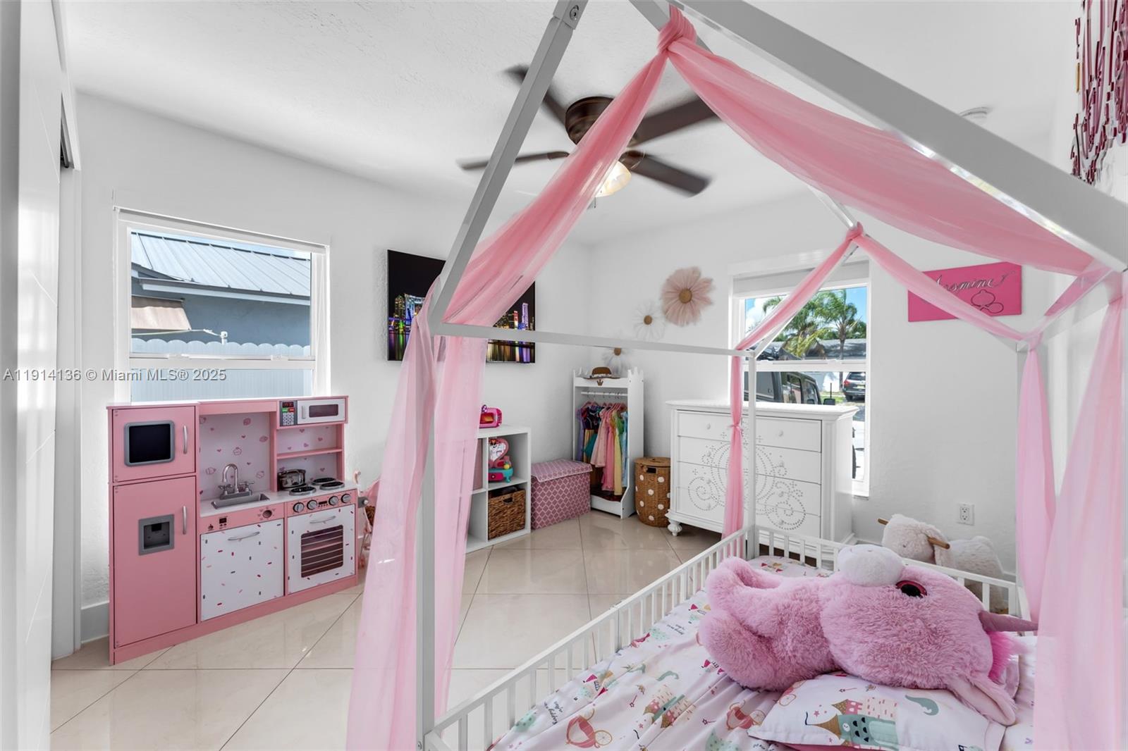 MEADOW WOOD MANOR #4 - Residential