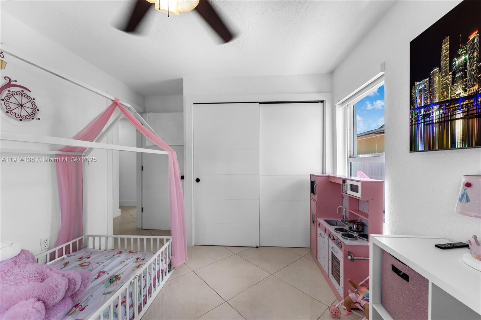 MEADOW WOOD MANOR #4 - Residential